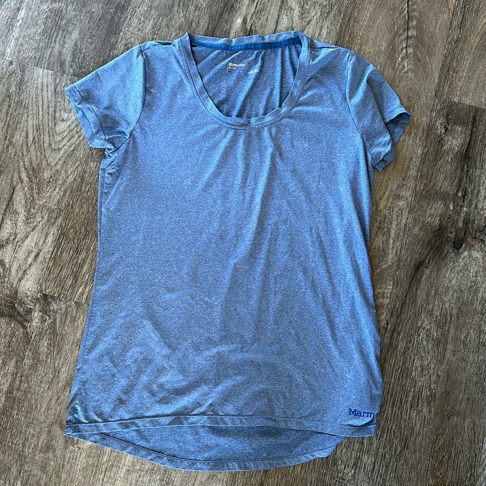 Marmot women’s tee size medium.  Blue   Like new